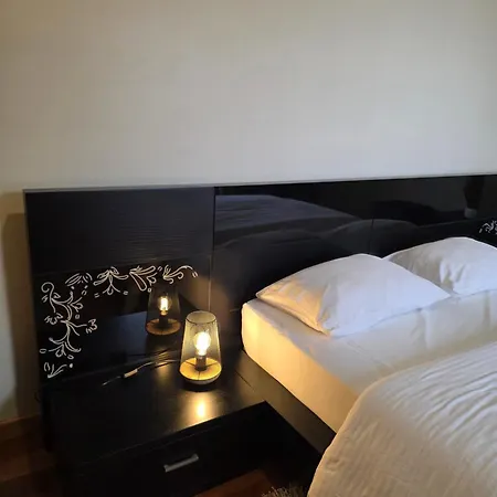 Quintinha Do Alvaro - House Villa Santana (Madeira)